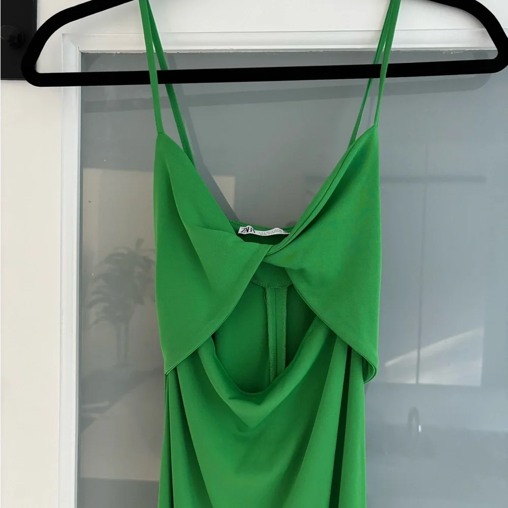 Zara Green Slip Midi Dress with Cutout Spaghetti Straps - Picture 4 of 6